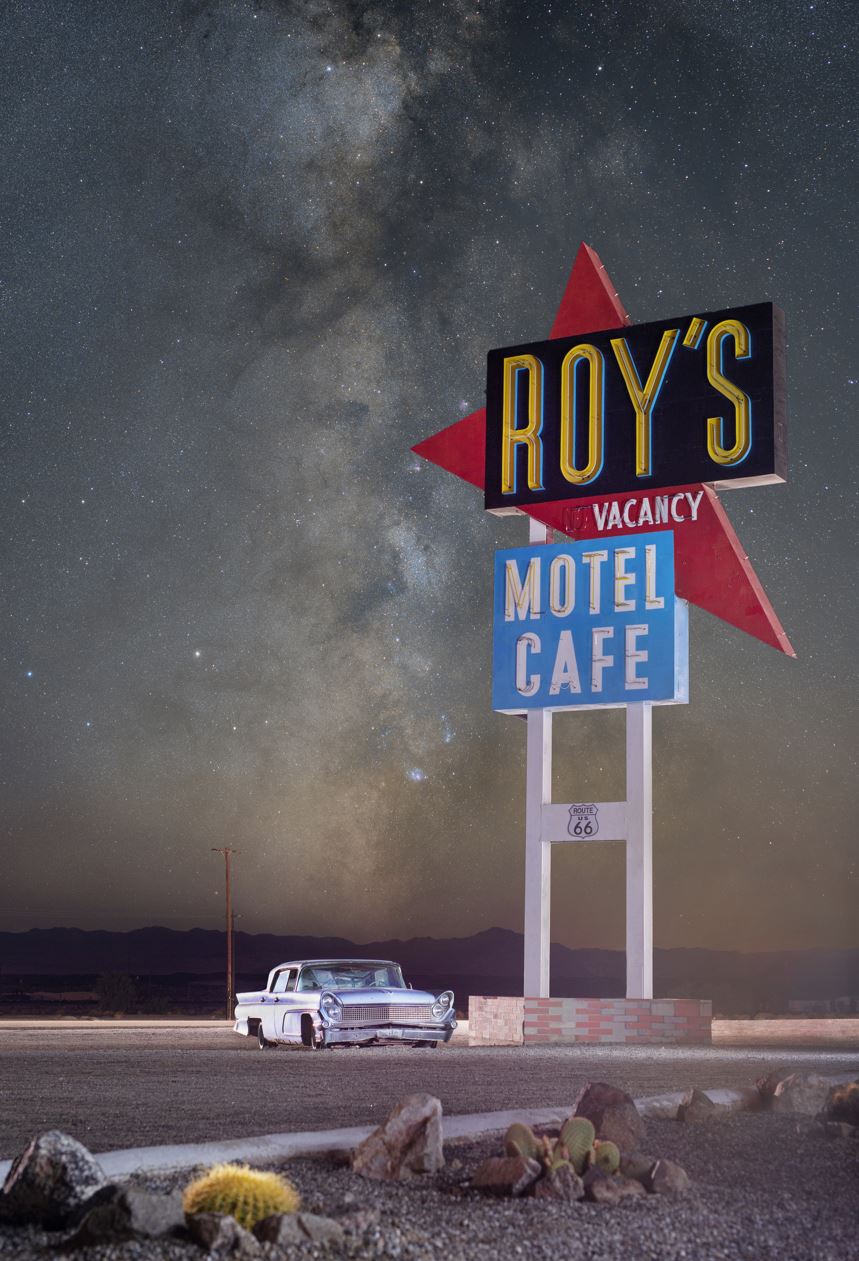 Roy's at Night 15"x21"